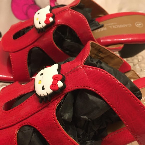 ADORABLE new vinatge high gloss cherry red sandals with hello kitty details! - Picture 4 of 10